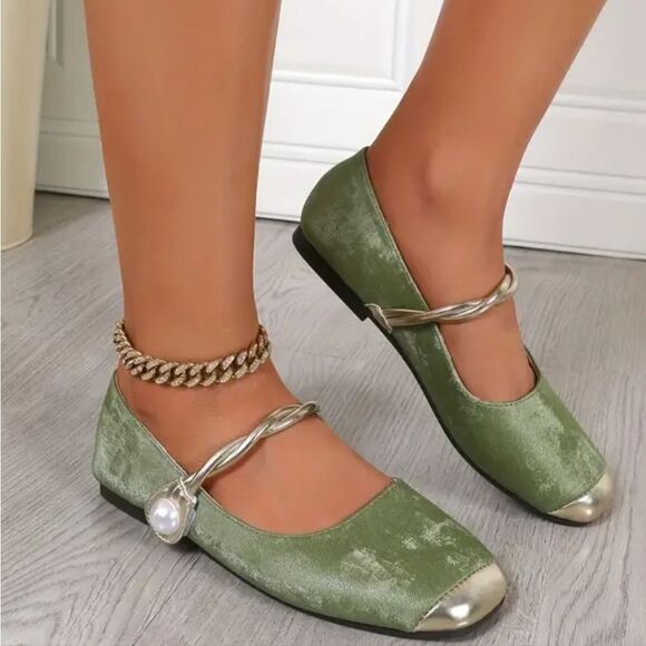 Womens Elegant Green Velvet And Gold Square Toe Pearl Detail Mary Jane Flats 42 - Picture 1 of 11